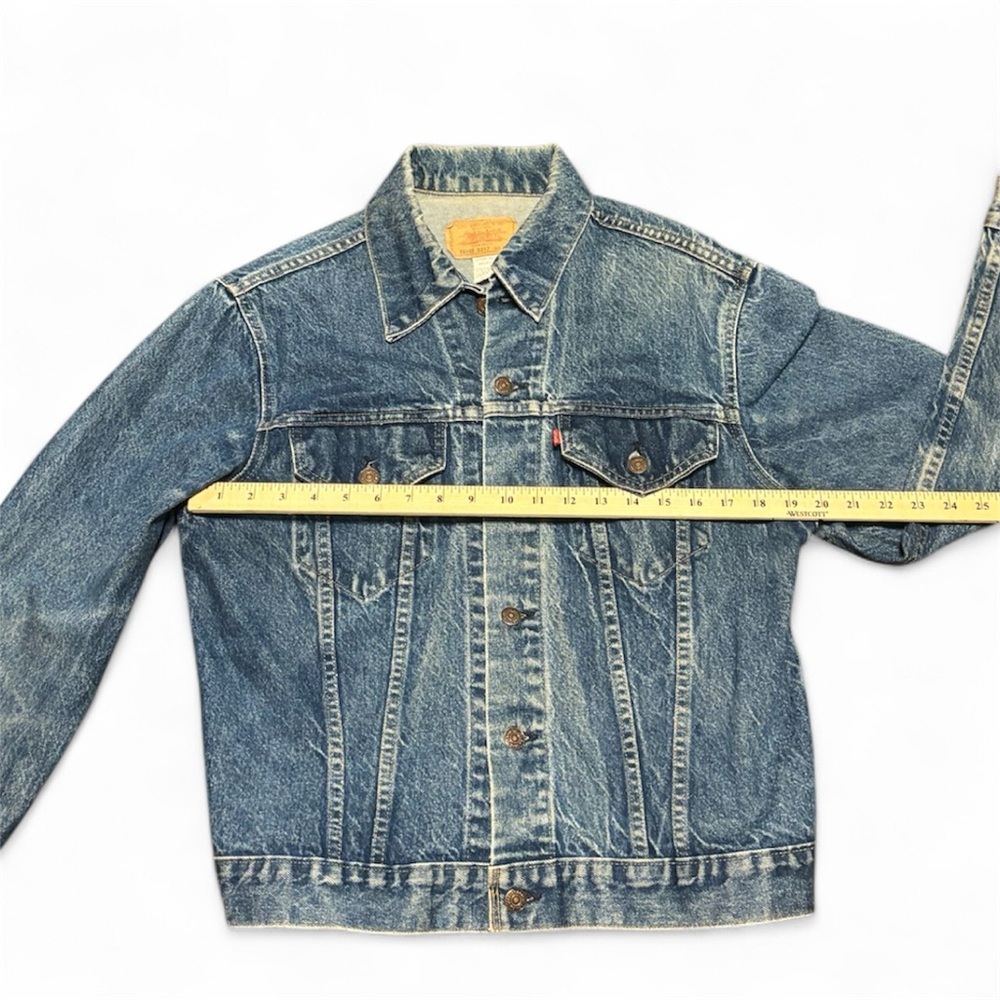 Vintage Levi’s Type lll 1970’s Denim Trucker Jacket, model # 70505-0217 - Picture 5 of 8